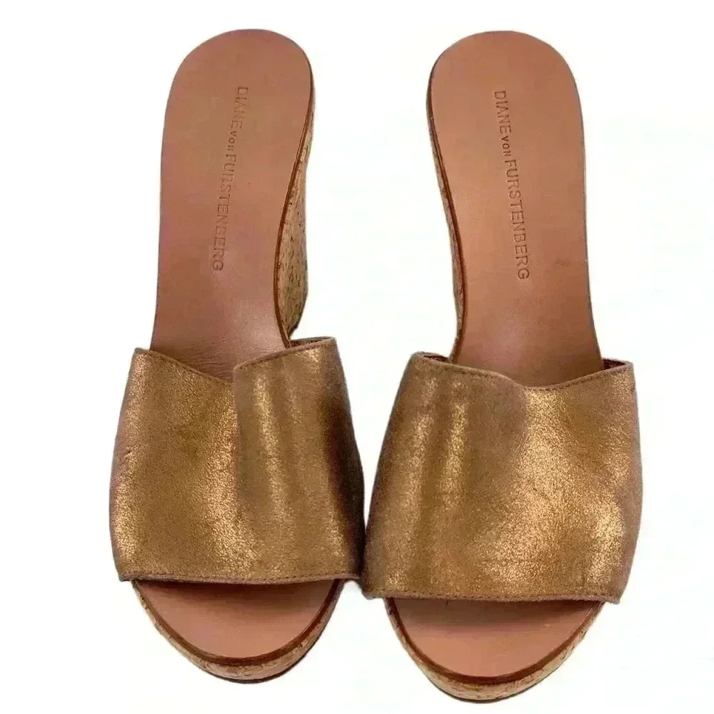 Diane Von Furstenberg sandals 7 bronze metallic leather platform vintage 90s Y2k